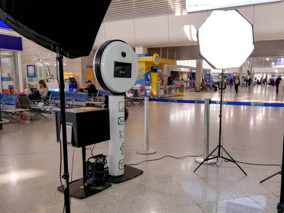 Ενοικίαση Modern Photobooth σε εταιρικη εκδήλωση στο αεροδρόμια στα σπάτα