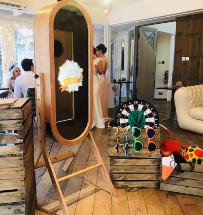 Retro mirror booth σε γάμο