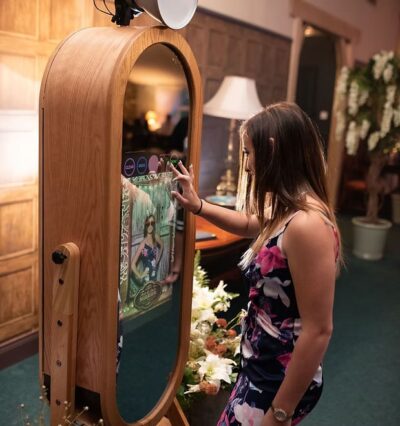 Retro mirror booth σε γάμο